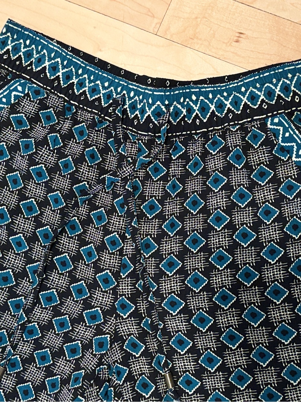 Anthropologie Teal and Black Geometric Cropped Pants - size XS - Picture 12 of 12